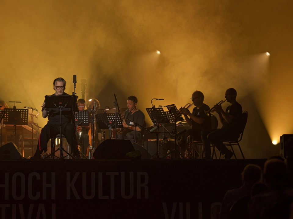 Nicholas Ofczarek und die Band Franui beim Hoch Kultur Festival