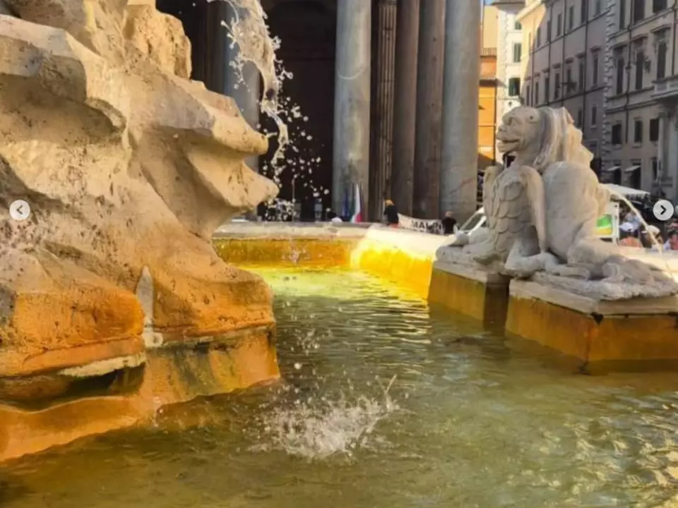 Rom pantheon brunnen