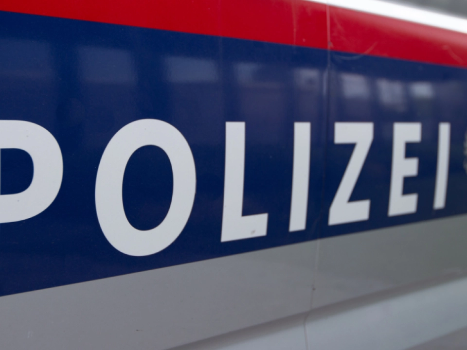Pkw-Lenkerin in OÖ fand Einschussloch im Wagen