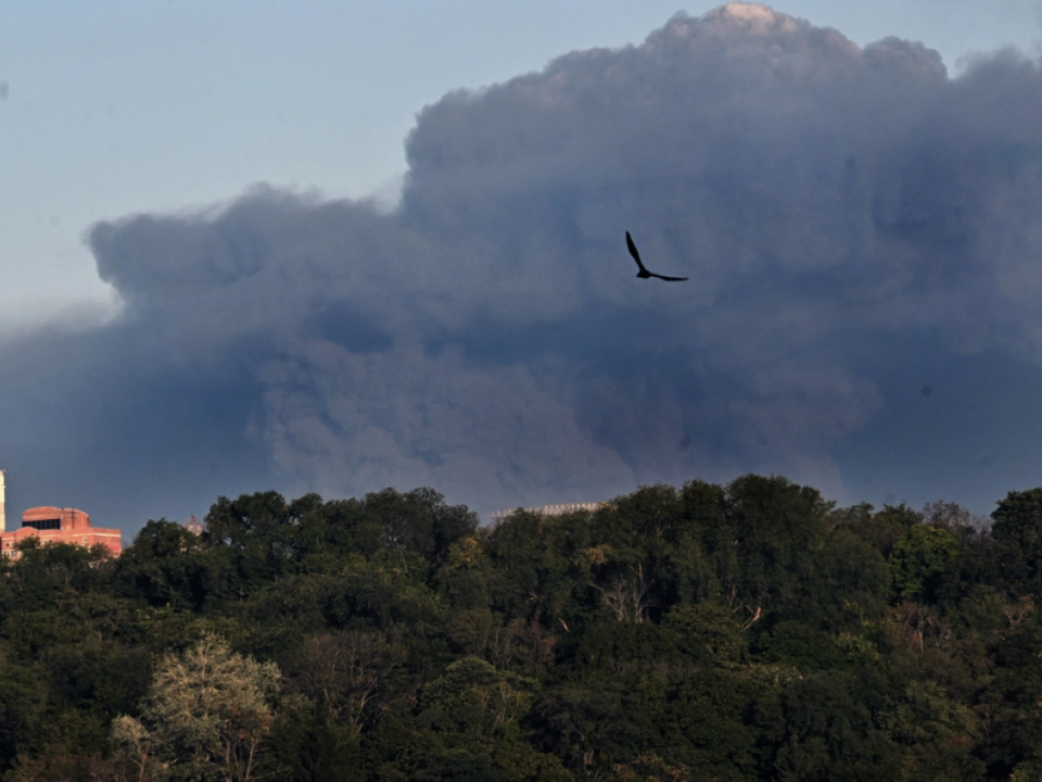 Rauchwolke nach russischem Drohnenangriff auf Kiew