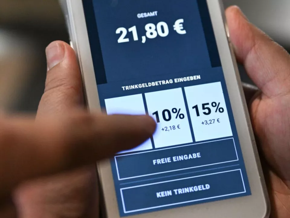 Trinkgeld-Möglichkeiten auffälliger als Button \