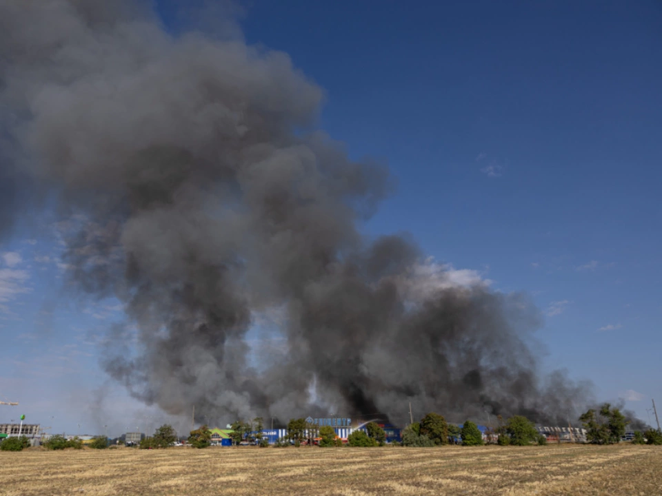 Verwüstung infolge erneuter russischer Angriffe auf die Ukraine