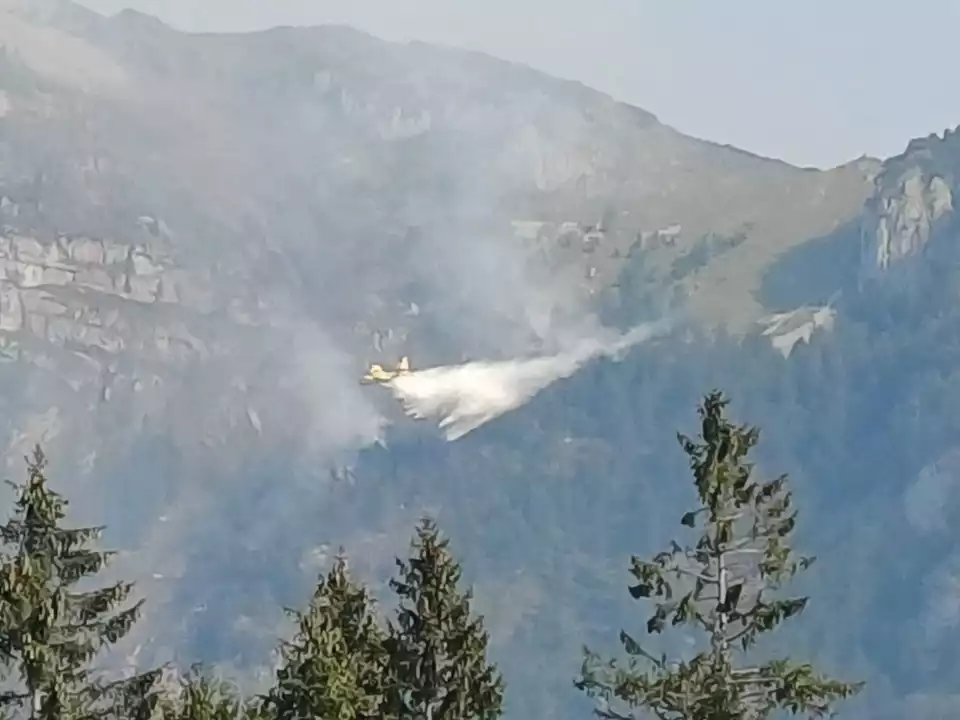 VVF-Molveno-Canadair feuer norditalien trient molvenosee