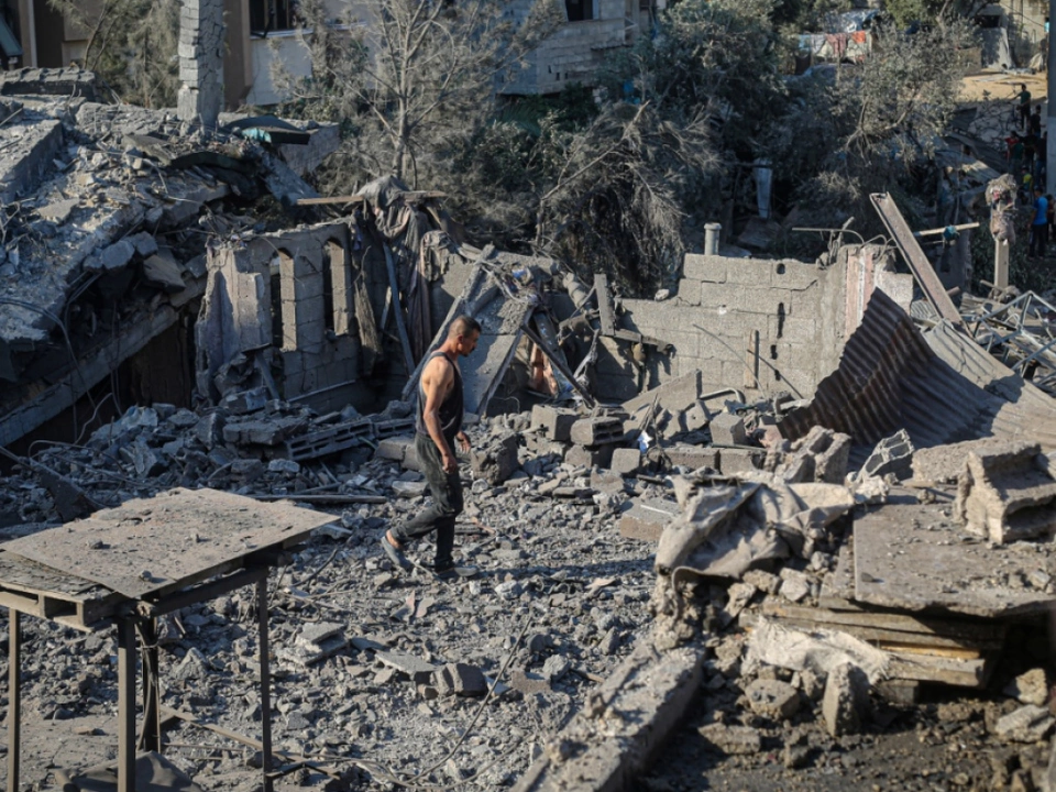 Zerstörung nach israelischem Angriff auf Deir al-Balah