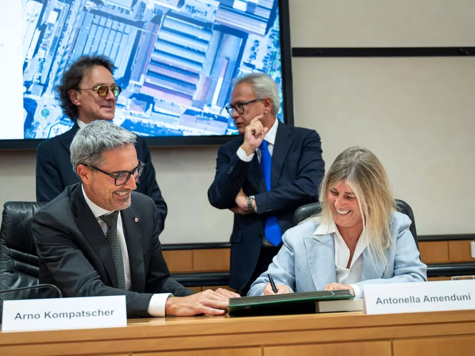 20260903_Firma ufficiale convenzione _Acciaierie Valbruna__Fabio Brucculeri_1