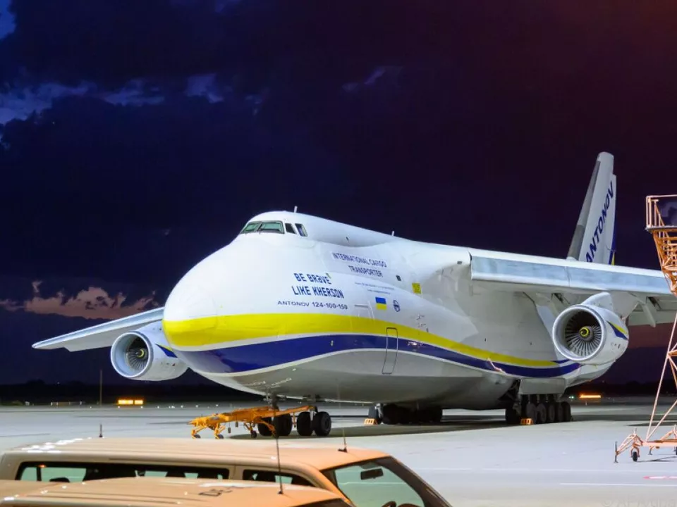 Am Flughafen Leipzig entschärften Spezialisten eine Spregstoffdrohne.