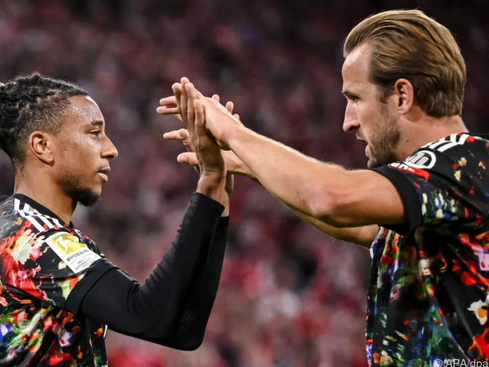 Harry Kane/r. und Michael Olise geigten gegen Union Berlin auf