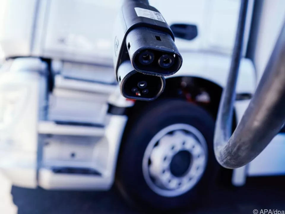 Lastwagenbranche sucht Alternativen zum Verbrenner