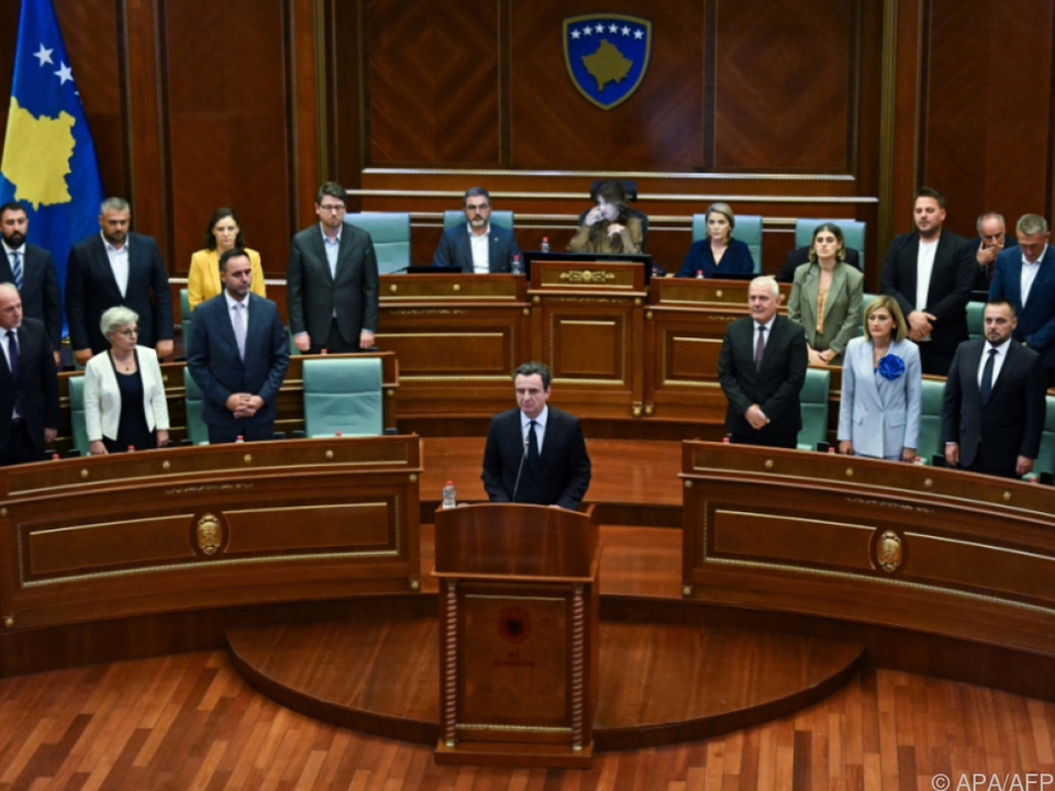 Premier Kurti spricht im Parlament des Kosovo