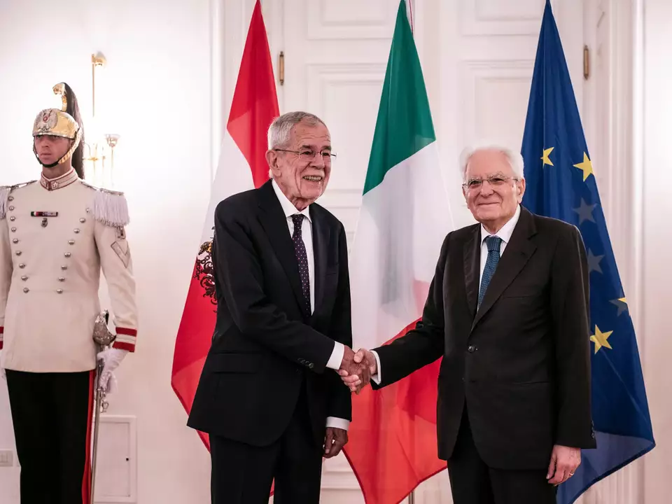 Tag der Autonomie_Van der Bellen_Mattarella_Handshake_ivo corrà © 2026ICF_4218press