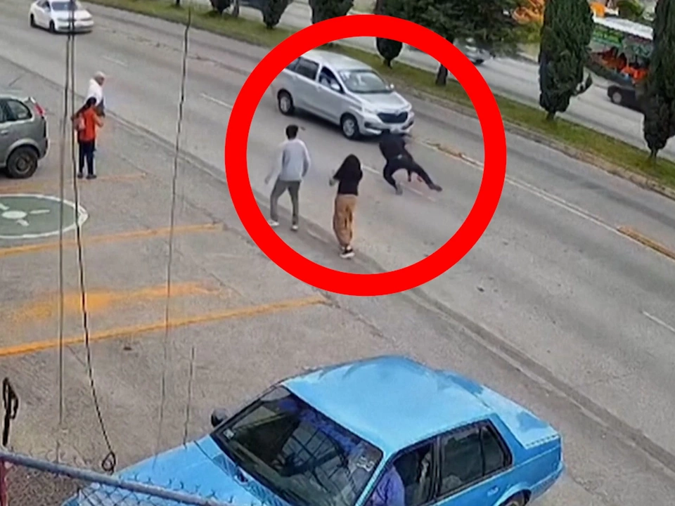 In drei Sekunden vom Lagerarbeiter zum Lebensretter – VIDEO