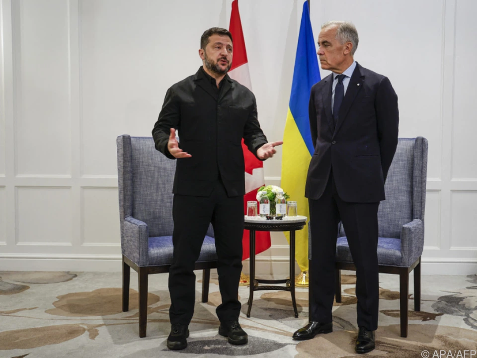 Wolodymyr Selenskyj beim kanadischen Premier Mark Carney in Calgary