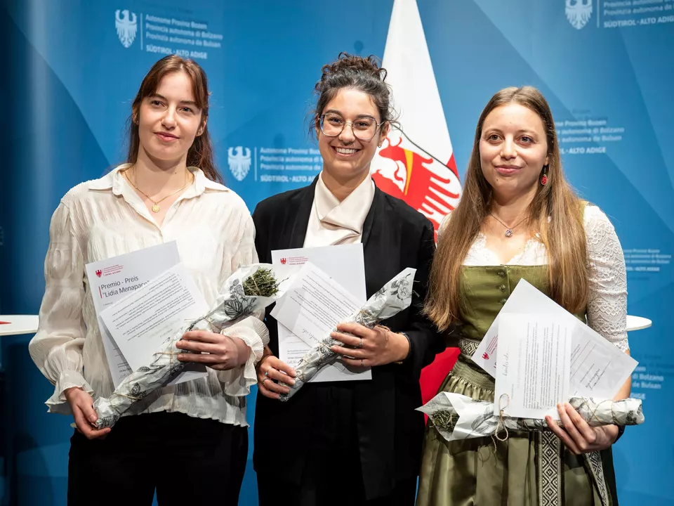 20261007_Prämierung wissenschaftliche Arbeiten - Lidia Menapace_Fabio Brucculeri_17
