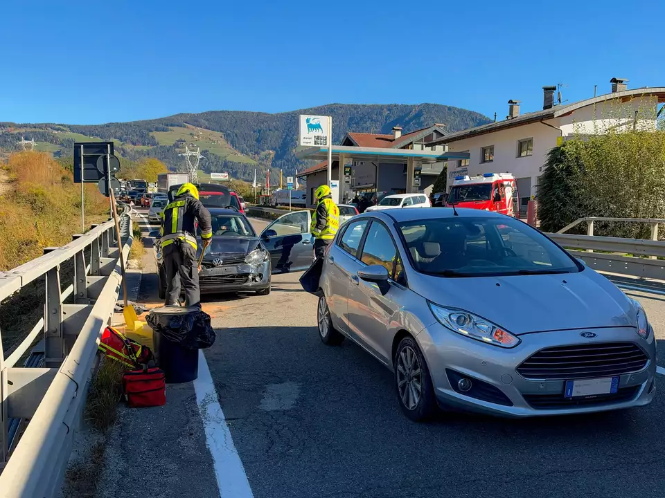Zwei Verletzte bei Unfall auf der Pustertaler Staatsstraße