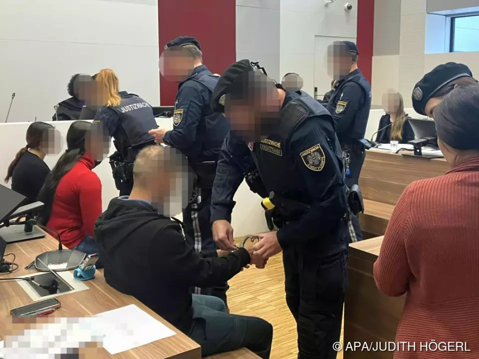 Alle fünf Angeklagten bekannten sich nicht schuldig