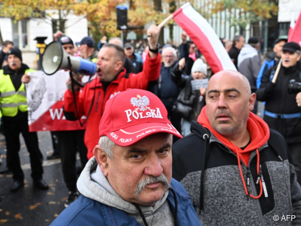 Demonstranten vor dem Verfassungsgericht in Polen