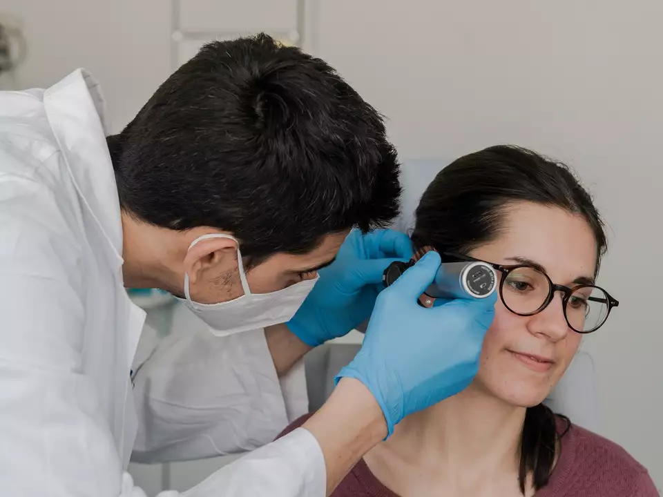 Hausarzt_Hausärtzin_Allgemeinmedizin_Sanitaet_Claudia Corrent_95