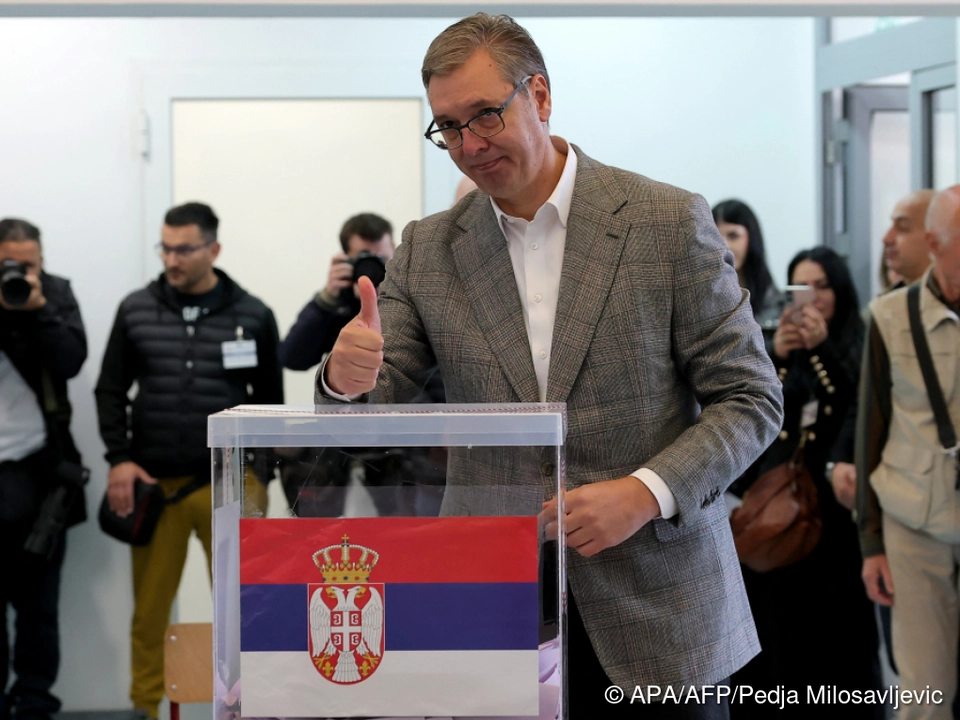 Machthaber Vučić beugt sich dem Wählervotum