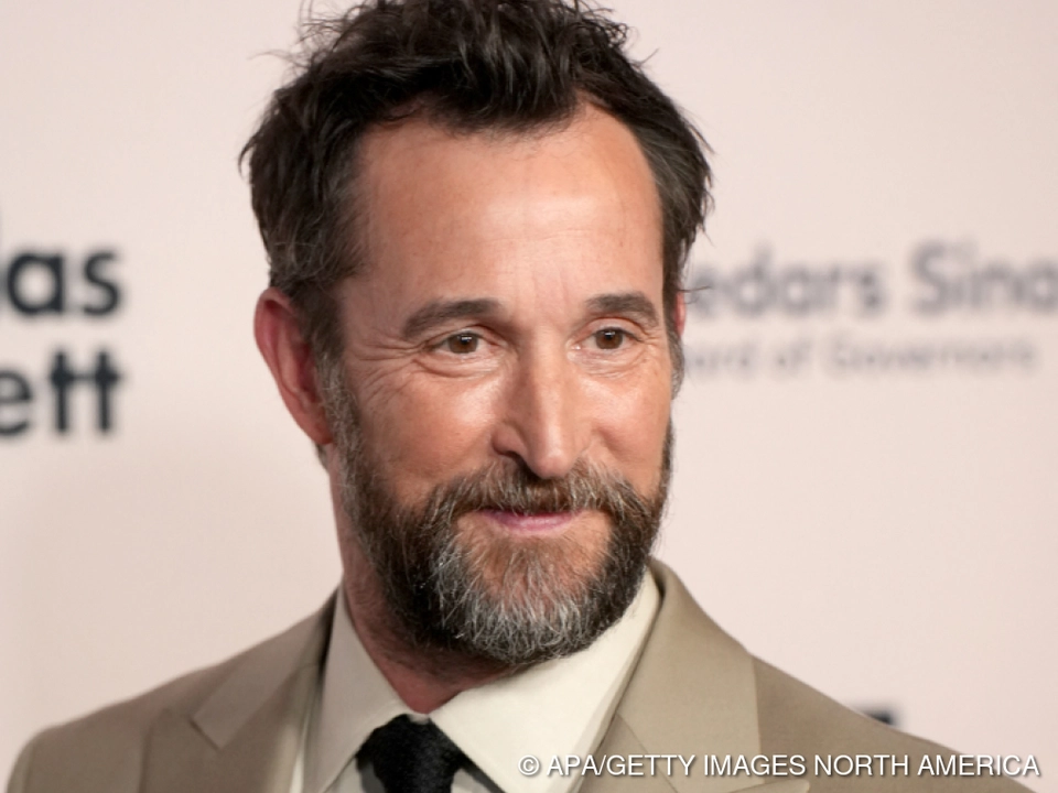 Noah Wyle ist \