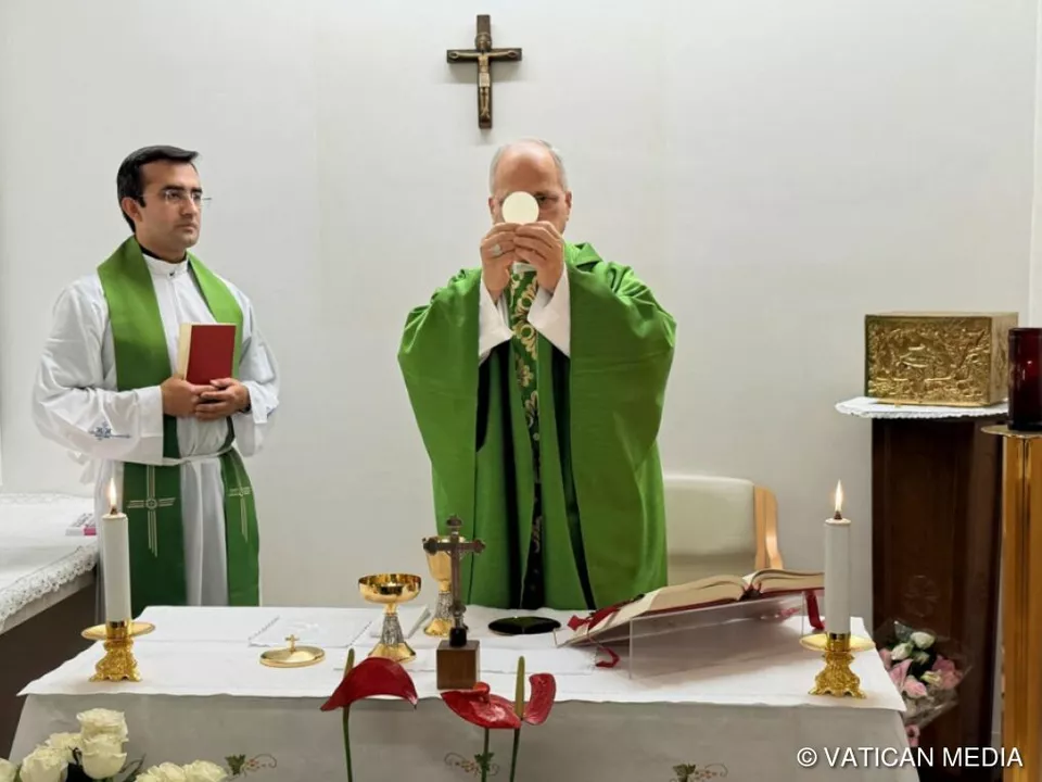 Papst hält Messe im Gemelli-Spital