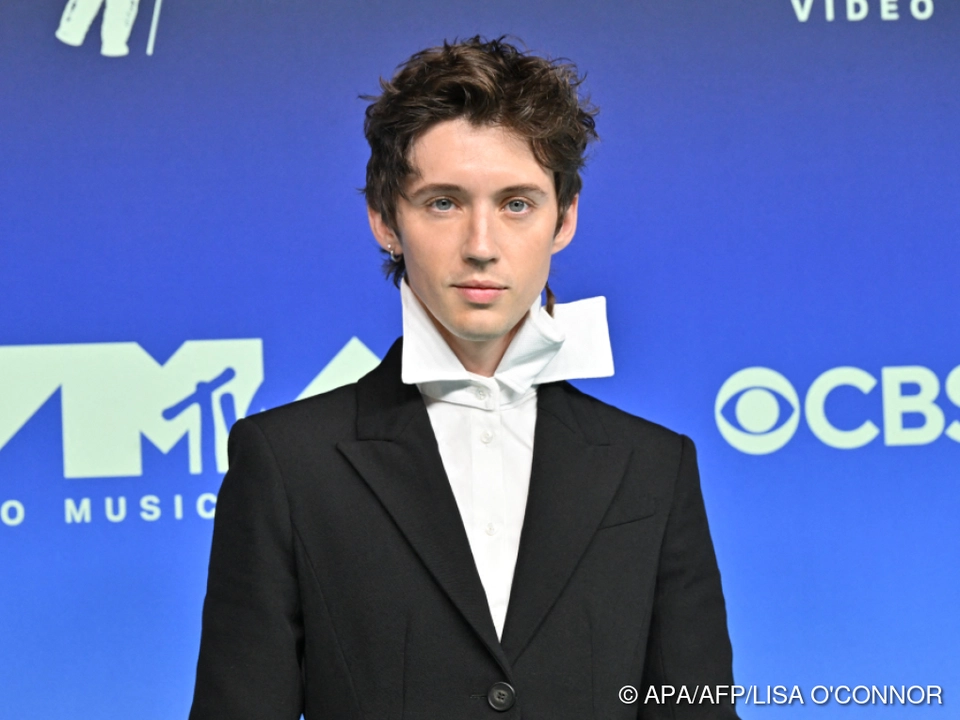 Sänger und Schauspieler Sivan wünscht sich Mann fürs Leben