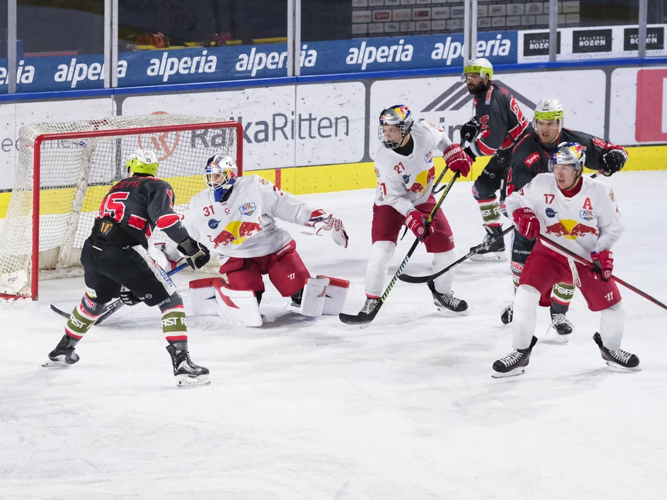 Spielszene-azione_di_gioco_Rittner_Buam_SkyAlps-Hockey_Juniors_03_10_26_Credits_Max_Pattis