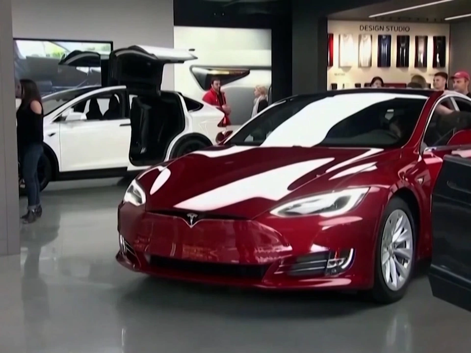 Tesla: Gewinn bricht ein – Video
