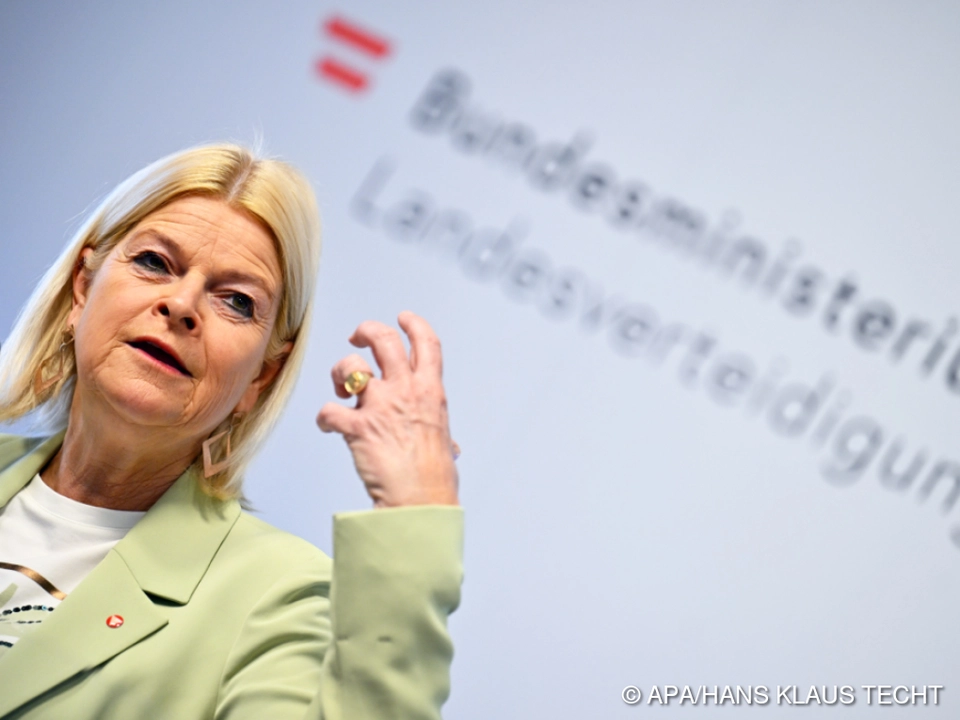 Verteidigungsministerin Tanner war in der \