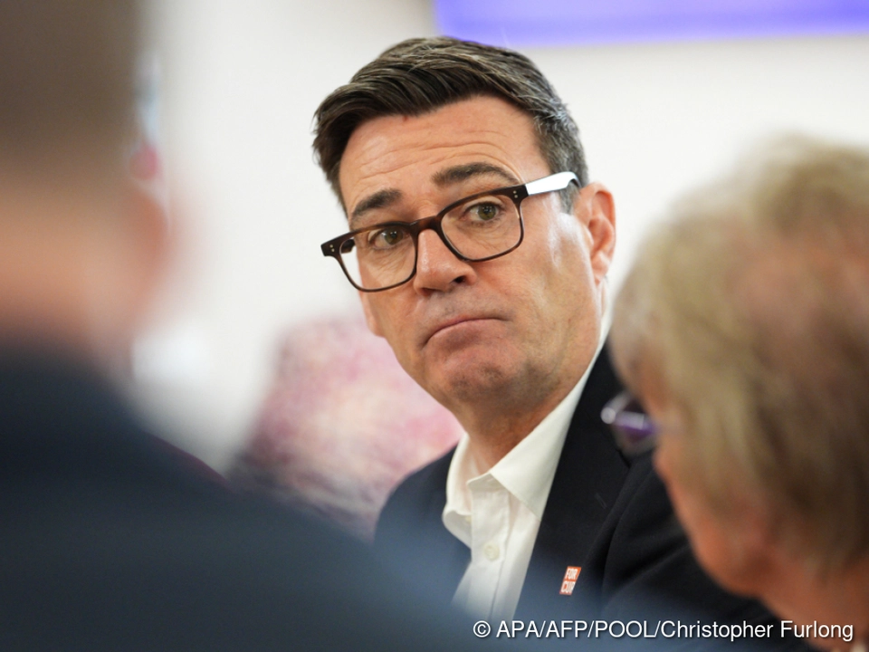 Wie genau Einmischung aussah, verriet Burnham nicht